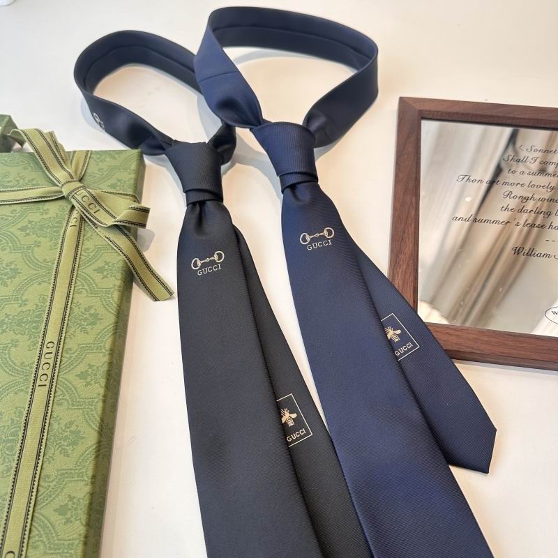Gucci Tie hm42